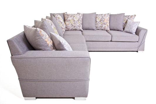 The New Yorker - 2 corner 2 scatter - light grey