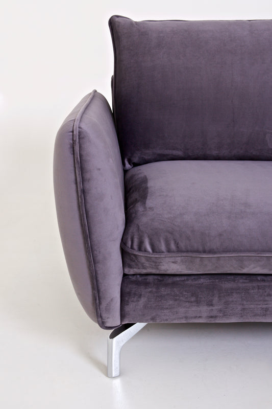 Lavard Armchair