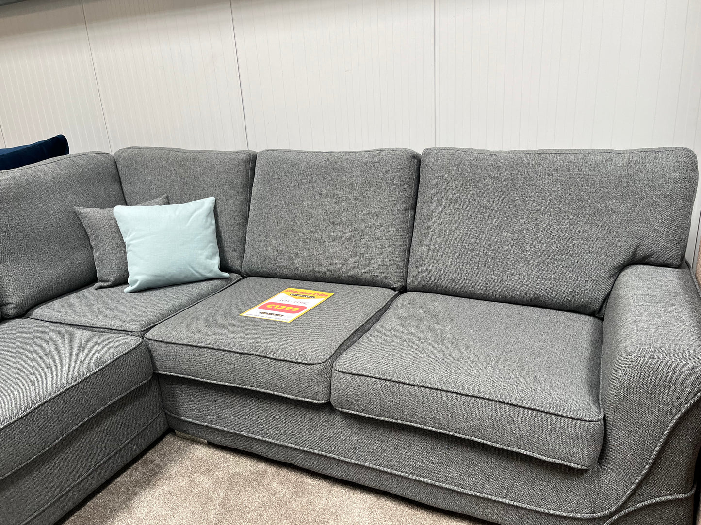 New York 1A2 sofa with poof