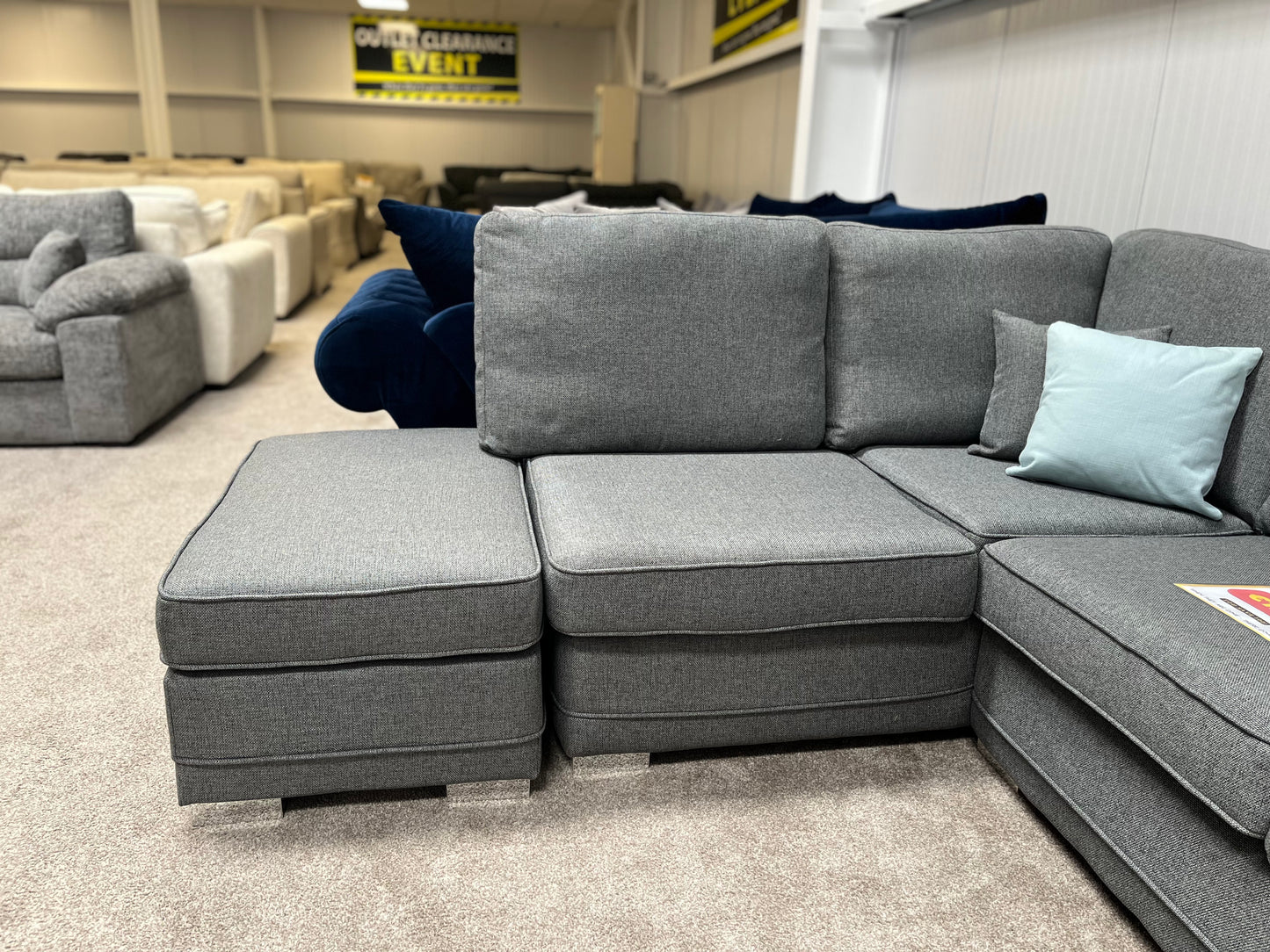 New York 1A2 sofa with poof